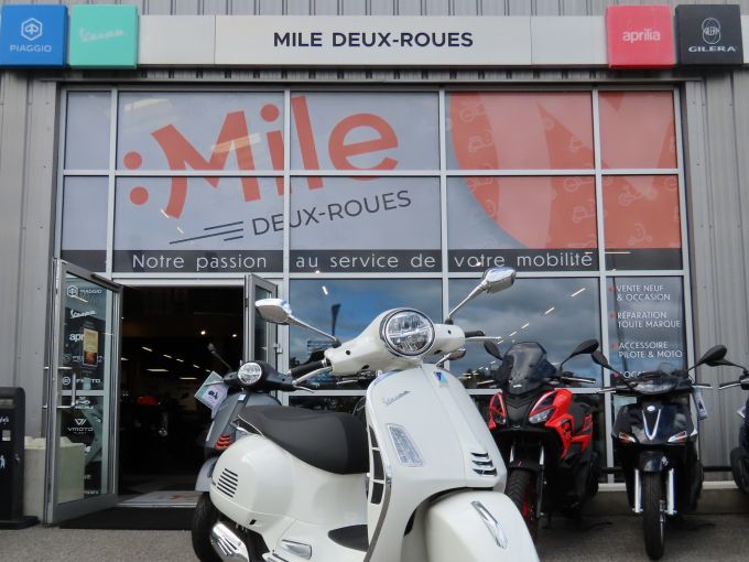 VESPA Vespa GTS Super 125 4
