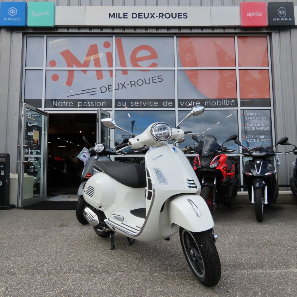 VESPA Vespa GTS Super 125 4
