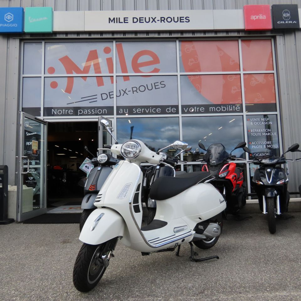 VESPA Vespa GTS Super 125 4