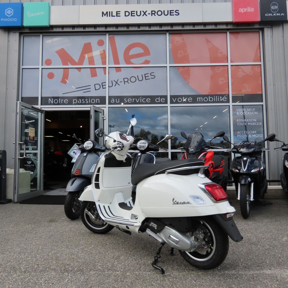 VESPA Vespa GTS Super 125 4