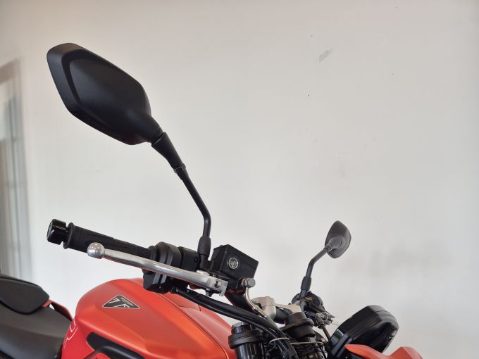 TRIUMPH STREET TRIPLE 765 R 4