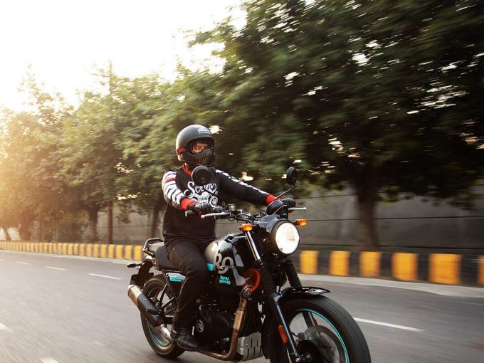 ROYAL ENFIELD SCRAM 411 4