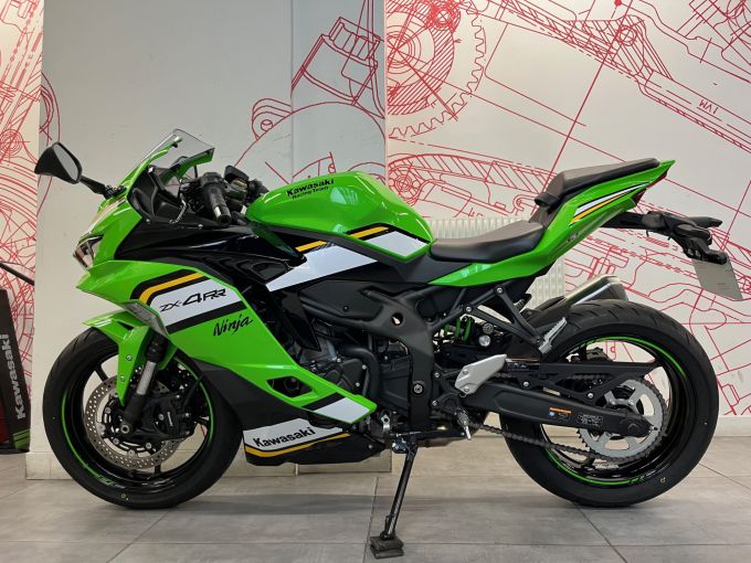 KAWASAKI Ninja ZX-4RR 4