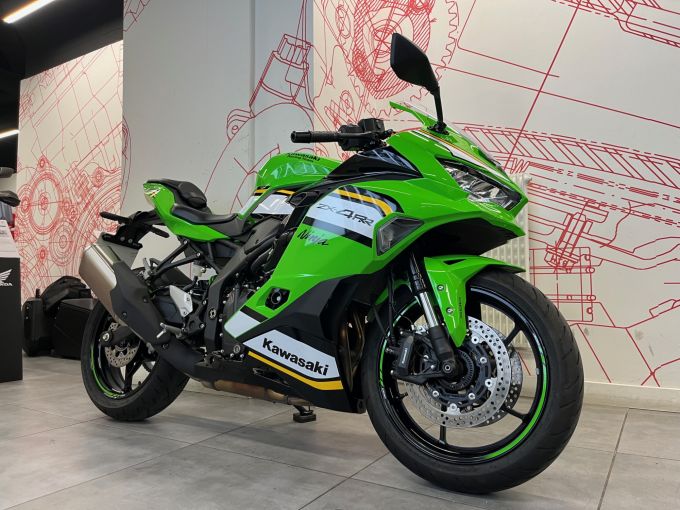 KAWASAKI Ninja ZX-4RR 4