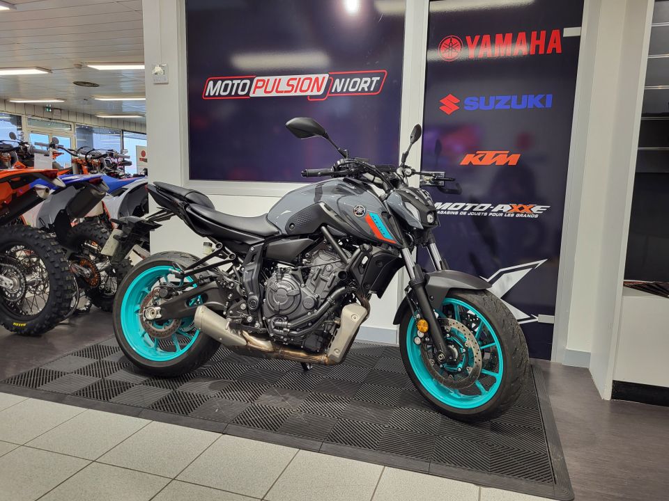YAMAHA MT-07 (47.5CV) 4