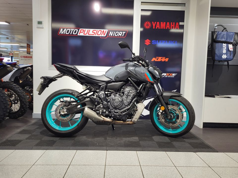 YAMAHA MT-07 (47.5CV) 4