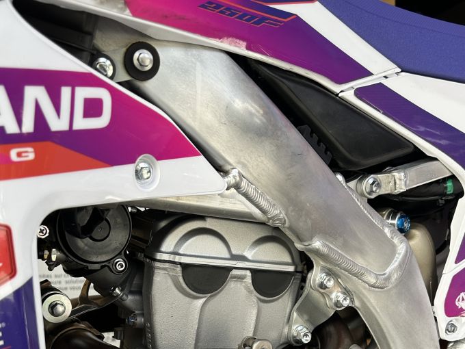 YAMAHA YZ250F 4