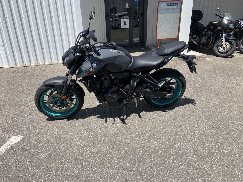 YAMAHA MT-07 (47.5CV) 4