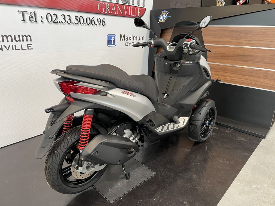 PIAGGIO MP3 300 HPE SPORT ABS ASR 4