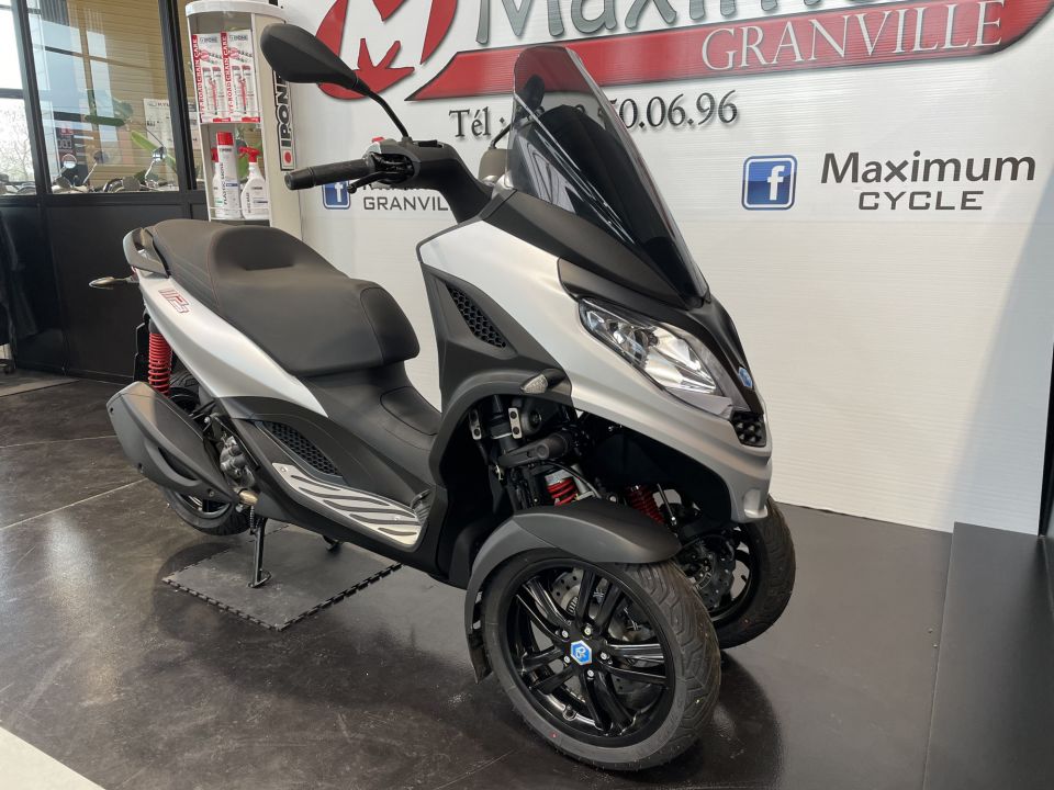 PIAGGIO MP3 300 HPE SPORT ABS ASR 4