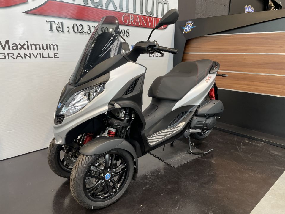 PIAGGIO MP3 300 HPE SPORT ABS ASR 4