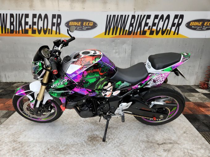 SUZUKI GSR 750 ABS 4