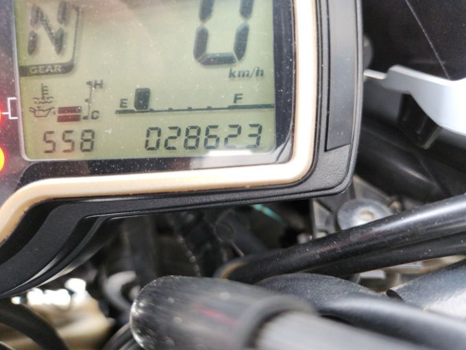 SUZUKI GSR 750 ABS 4