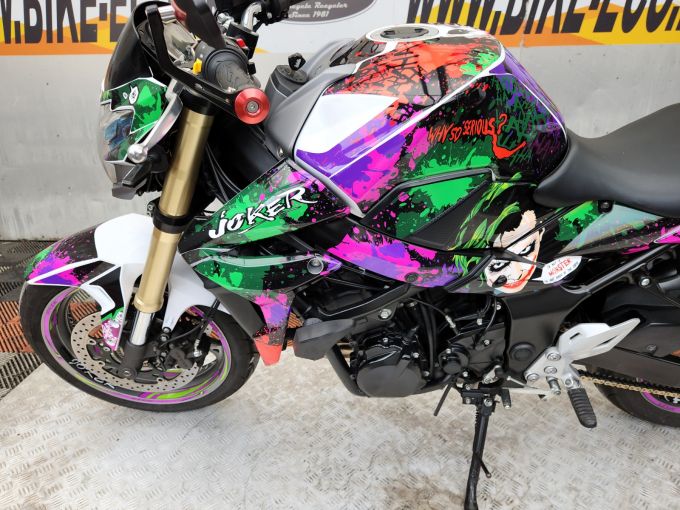 SUZUKI GSR 750 ABS 4
