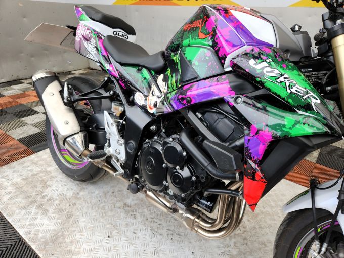 SUZUKI GSR 750 ABS 4