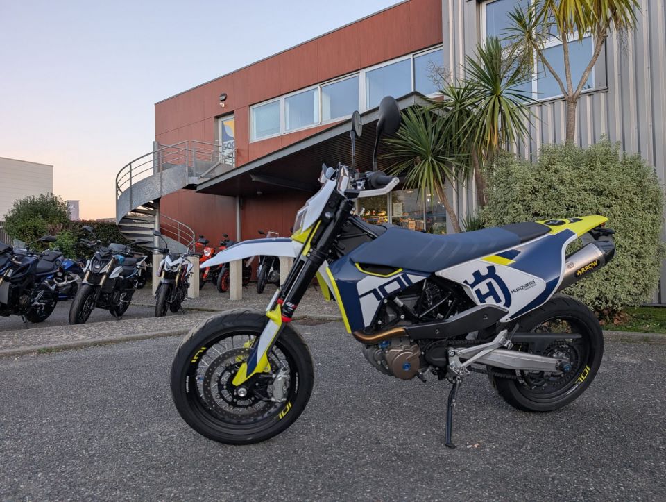 HUSQVARNA 701 SUPERMOTO 4