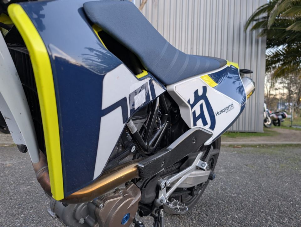 HUSQVARNA 701 SUPERMOTO 4