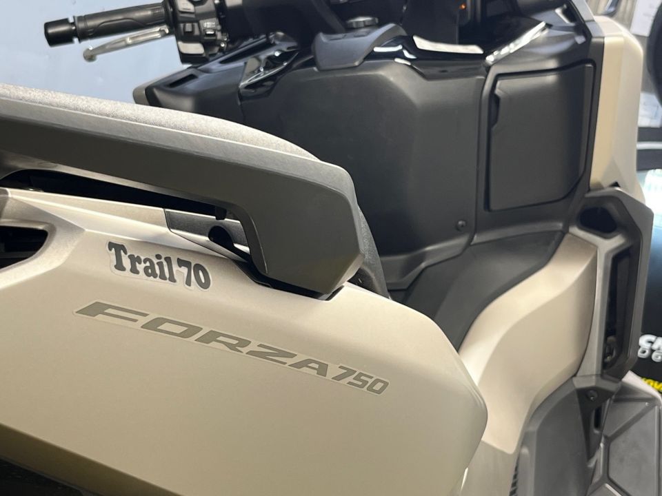 HONDA NSS FORZA 750 4