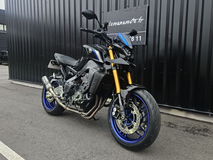 YAMAHA MT-09 SP 4
