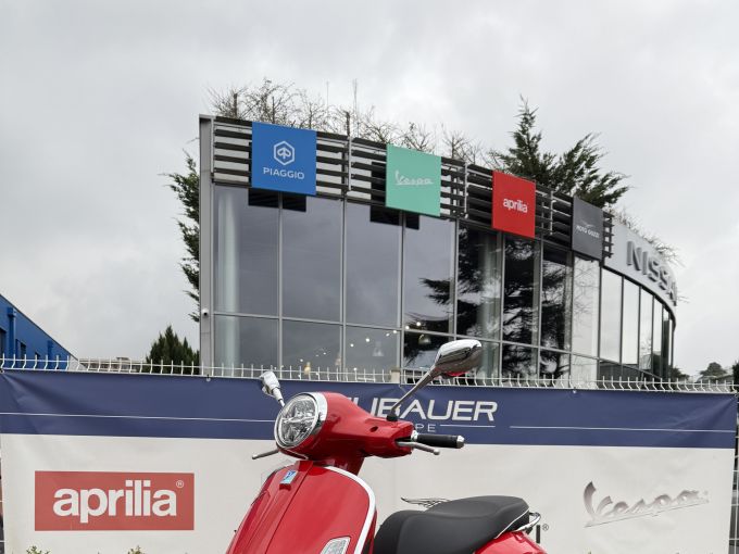 VESPA GTS 125IE SUPER 4