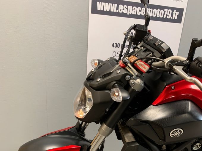 YAMAHA MT-07 4