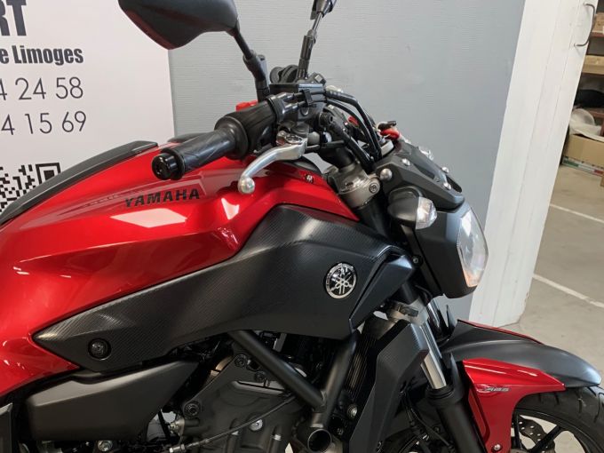 YAMAHA MT-07 4