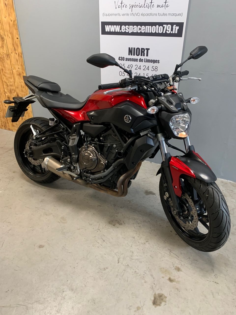 YAMAHA MT-07 4