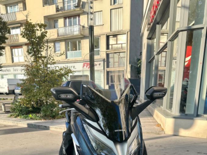 HONDA FORZA 300 ABS 4