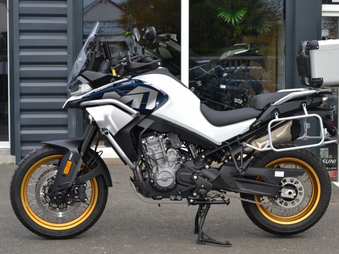 CF MOTO 800 MT 4