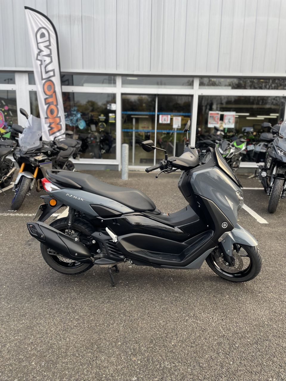 YAMAHA NMAX 125 4