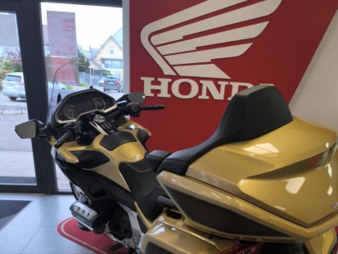 HONDA GoldWing Touring DCT Airbag 4