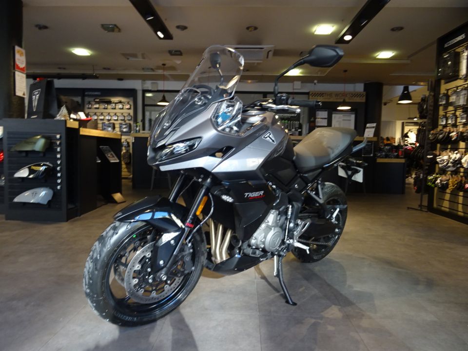 TRIUMPH TIGER 800 SPORT 4