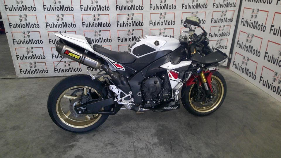YAMAHA YZF 1000 R1 60TH 4