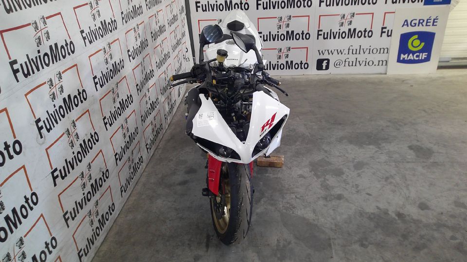 YAMAHA YZF 1000 R1 60TH 4