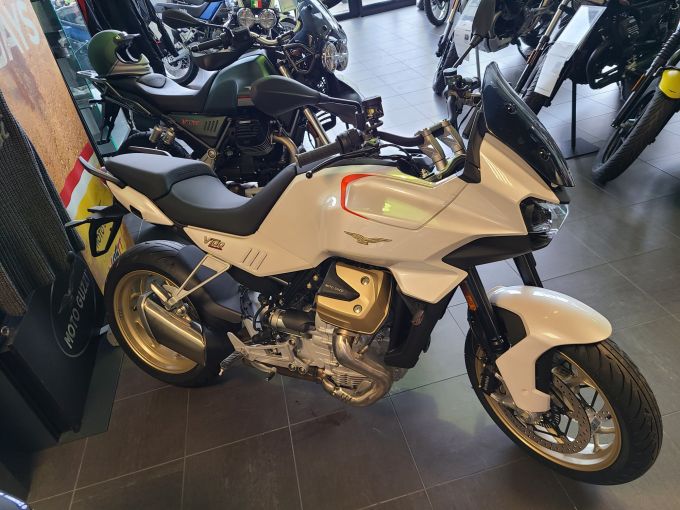 MOTO GUZZI V100  MANDELLO 4