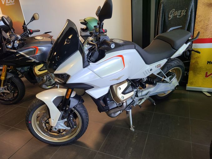 MOTO GUZZI V100  MANDELLO 4