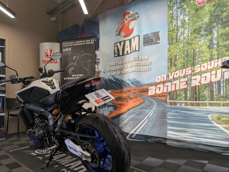YAMAHA MT-09 SP 4