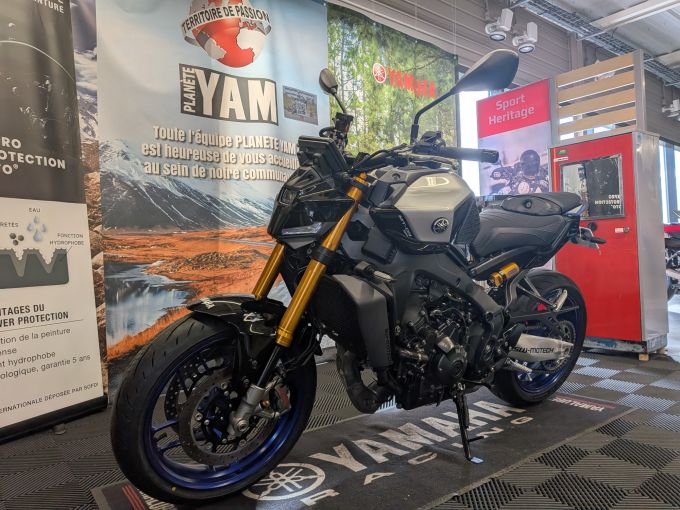 YAMAHA MT-09 SP 4