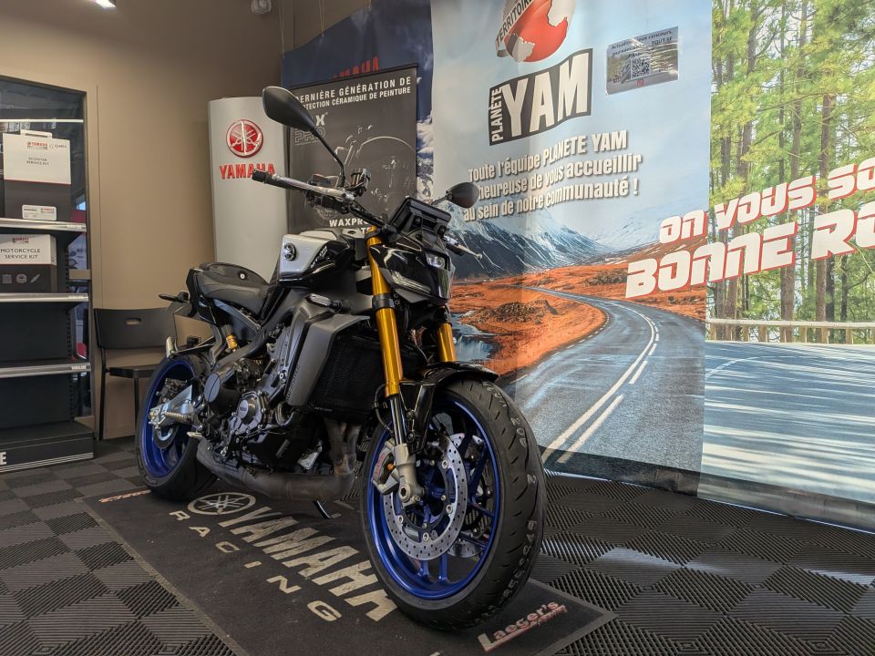 YAMAHA MT-09 SP 4