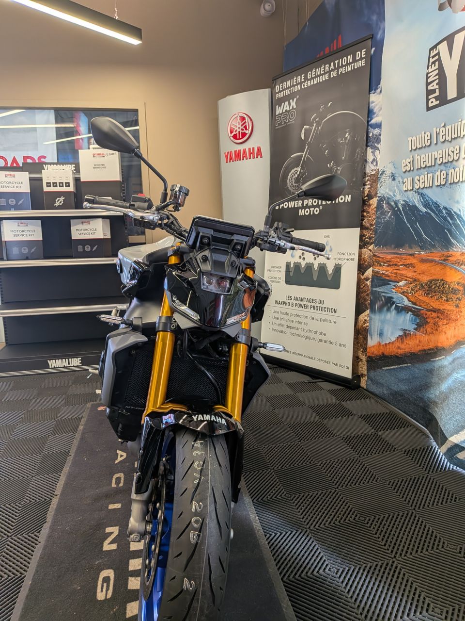 YAMAHA MT-09 SP 4