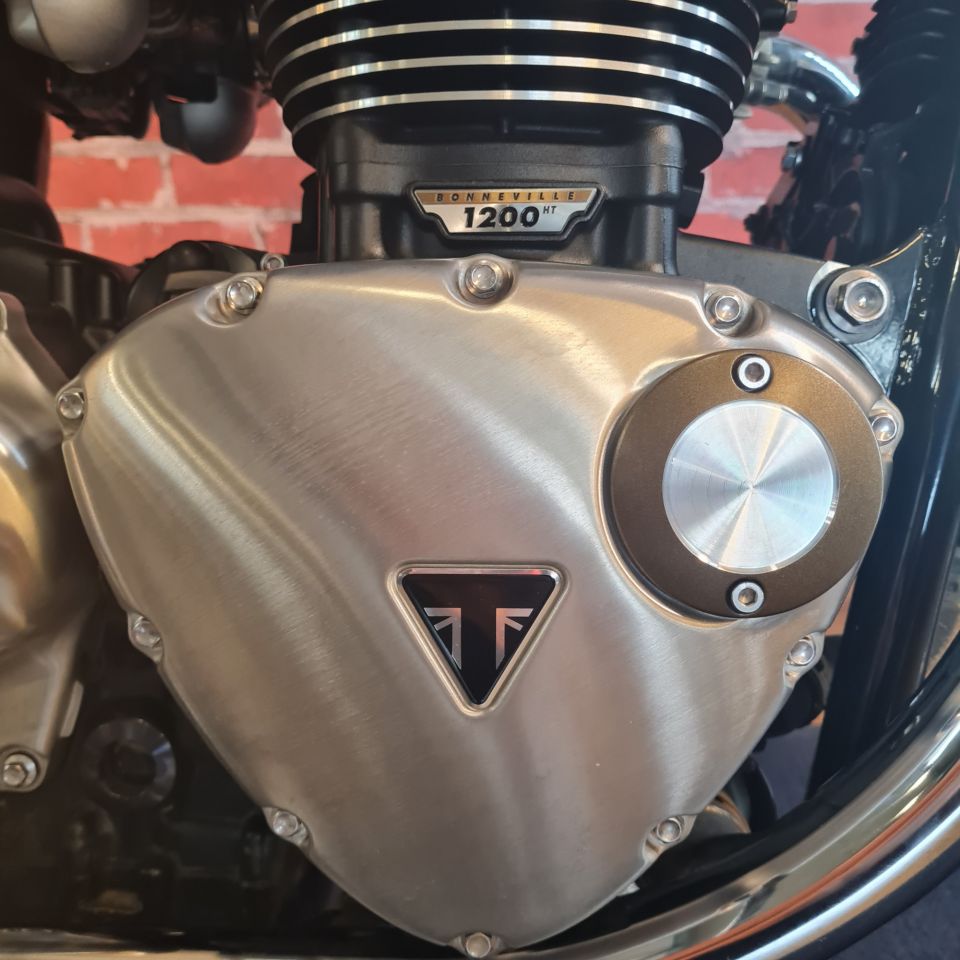 TRIUMPH BONNEVILLE T120 4