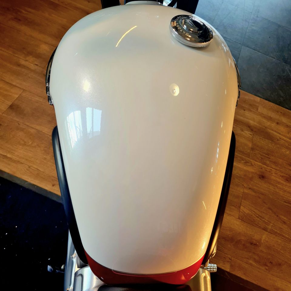 TRIUMPH BONNEVILLE T120 4