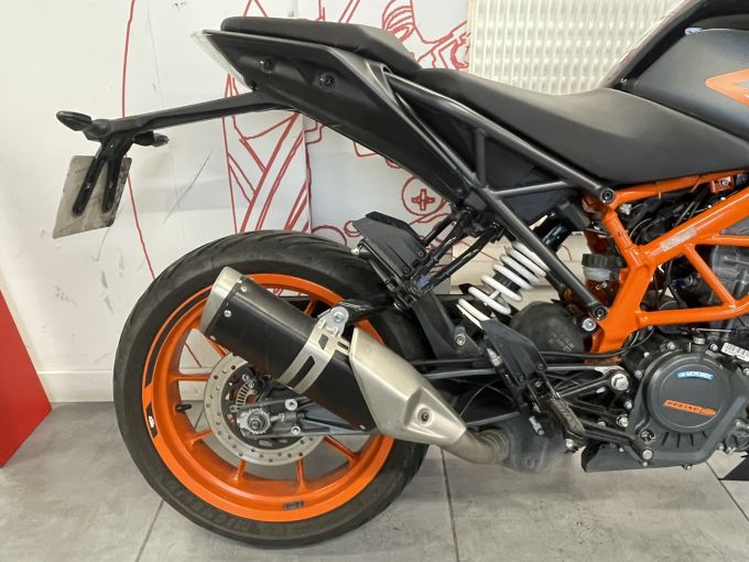 KTM 125 DUKE ABS 4
