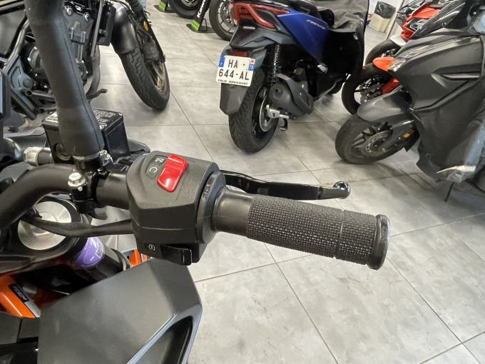 KTM 125 DUKE ABS 4