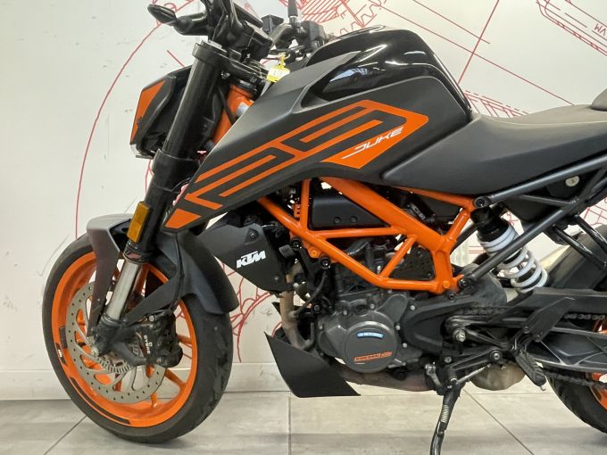 KTM 125 DUKE ABS 4