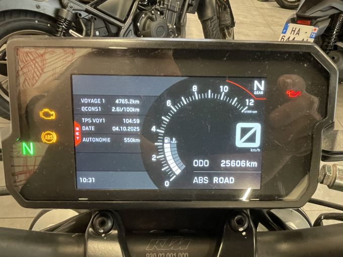 KTM 125 DUKE ABS 4