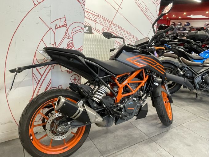 KTM 125 DUKE ABS 4