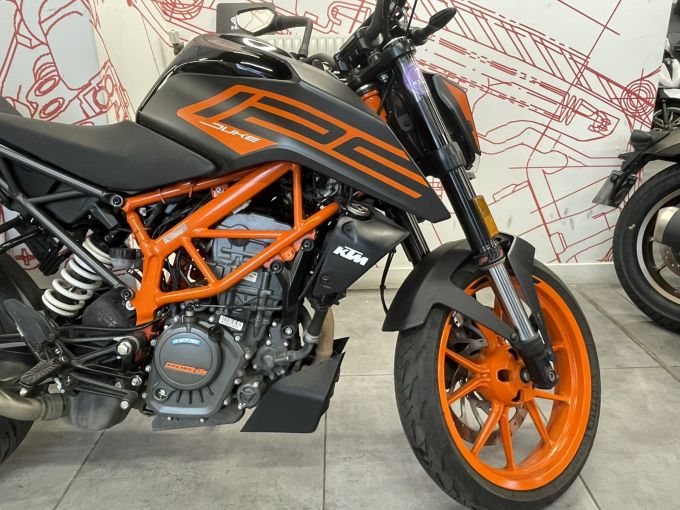 KTM 125 DUKE ABS 4