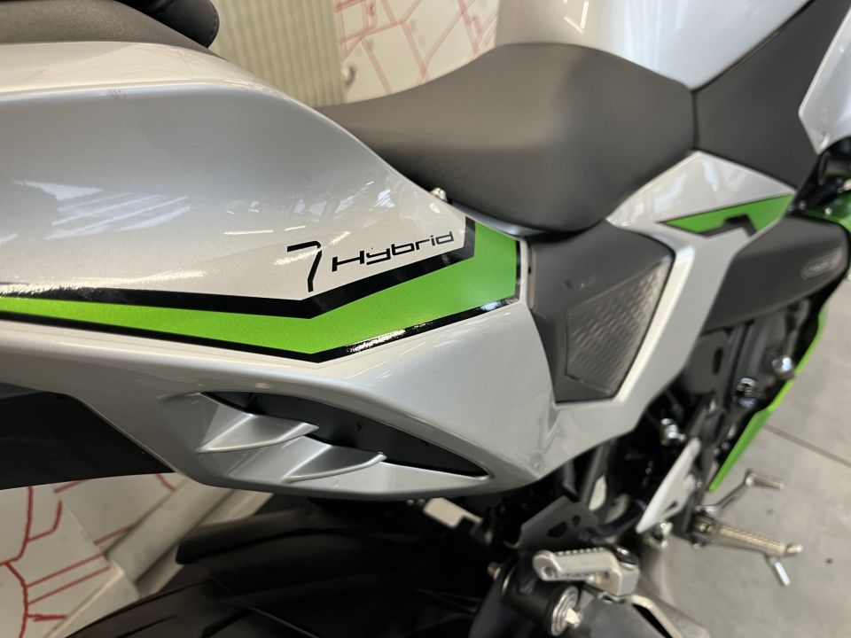 KAWASAKI Ninja 7 Hybrid 4