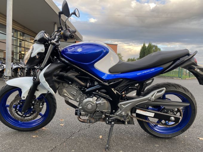 SUZUKI GLADIUS 650 4